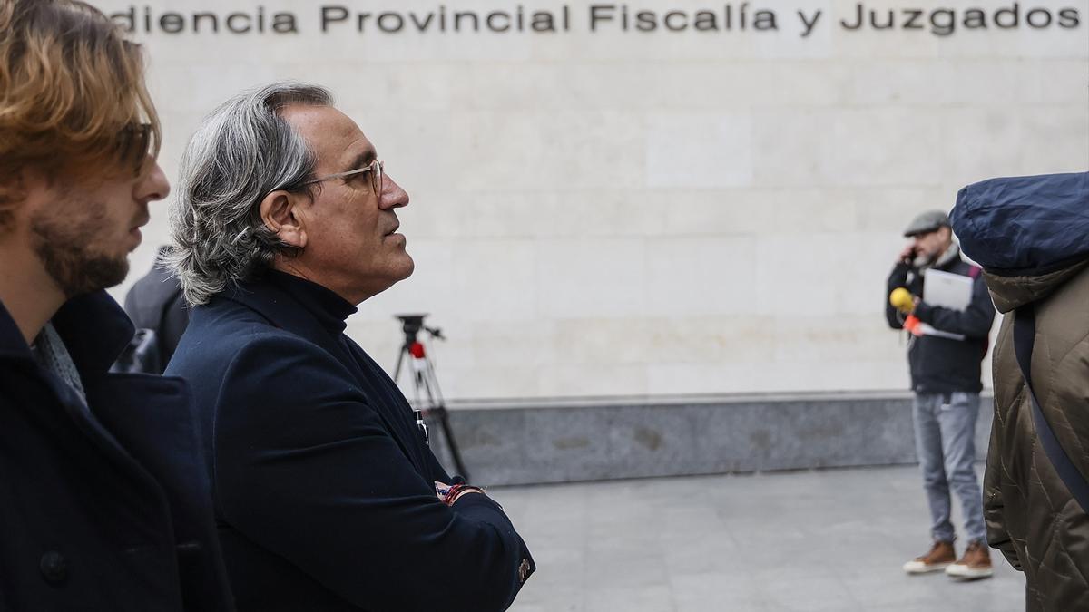 La Audiencia de Valencia juzga al exalcalde de Gandía del PP por delitos de malversación.