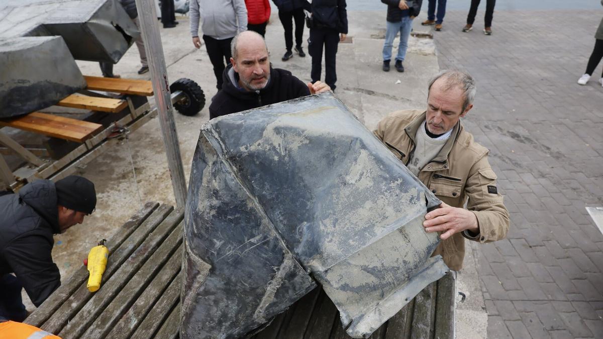 Cabeza de la escultura Zinka, rescatada este viernes de la ría de Zumaia.