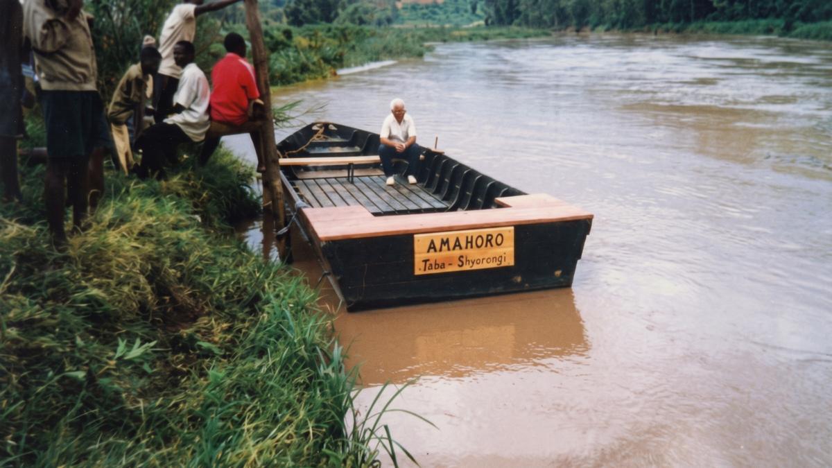 José Ramón Amunarriz en la gabarra Amahoro