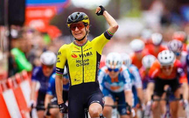 Marianne Vos, sin rivales en el esprint.