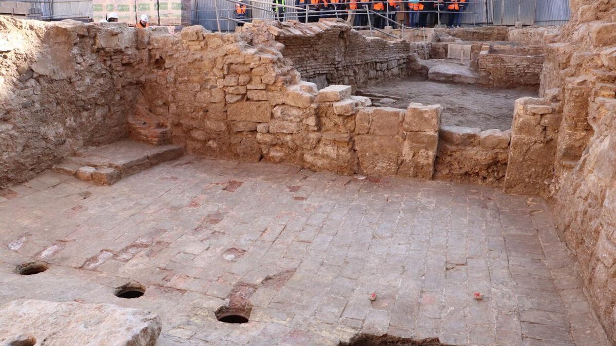 Depósitos a base de tinajas insertos en el suelo