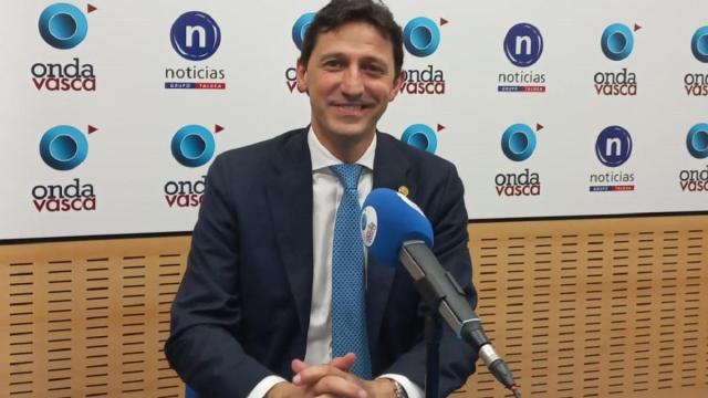 El consejero Nöel D'Anjou durante su entrevista en Onda Vasca esta mañana