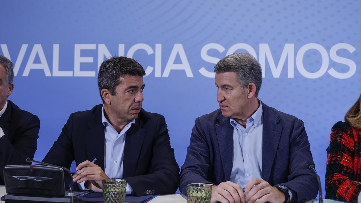 El presidente de la Generalitat Valenciana y del PPCV, Carlos Mazón y el presidente del Partido Popular, Alberto Núñez Feijóo