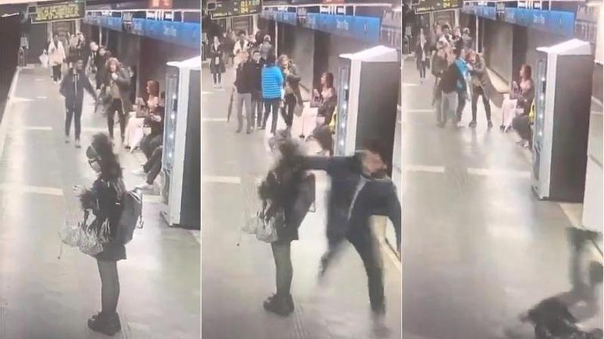 Brutal agresión en el metro de Barcelona.