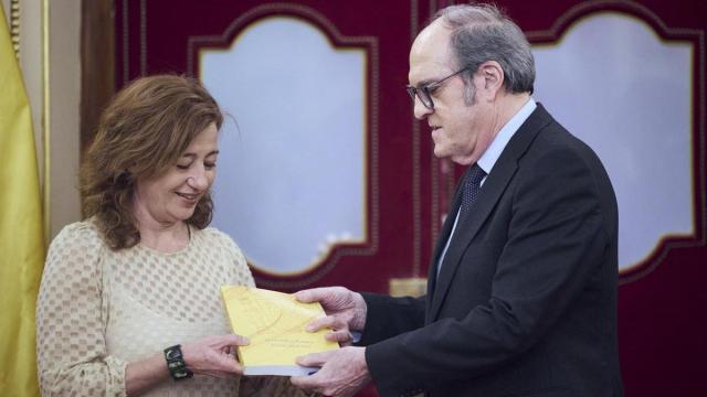 El Defensor del Pueblo, Ángel Gabilondo, entrega a Francina Armengol el Informe anual 2025 de la institución.