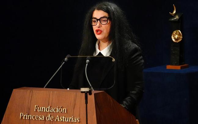 La historietista y pintora Marjane Satrapi recibió el premio Princesa de Asturias de Comunicación y Humanidades en 2024.
