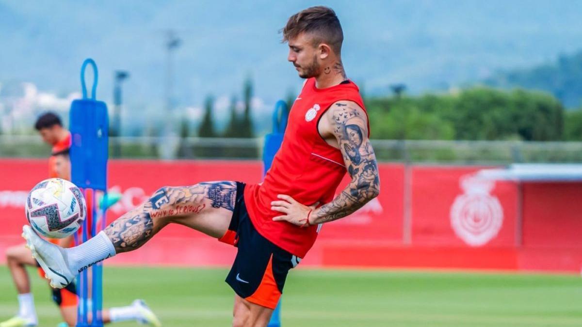 Pablo Maffeo, durante un entrenamiento en Mallorca. / RCD MALLORCA