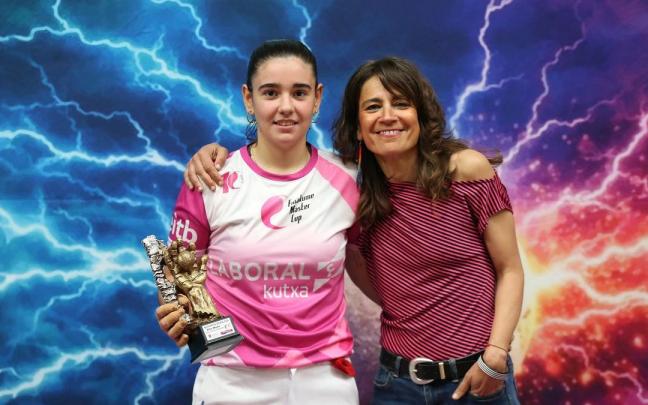 Enara Gaminde, en el podio del Abierto de Nafarroa.