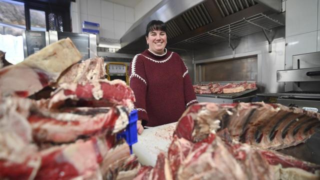Eider está al frente de Ola Sagardotegia junto a su hermana Ainhoa.