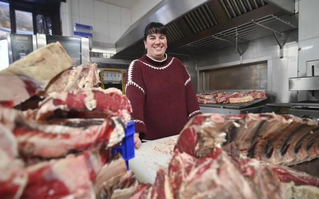 Eider está al frente de Ola Sagardotegia junto a su hermana Ainhoa.