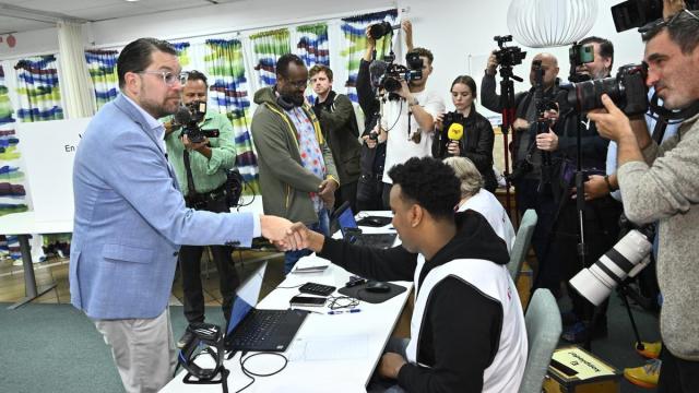 Abren los colegios en Suecia para las elecciones legislativas