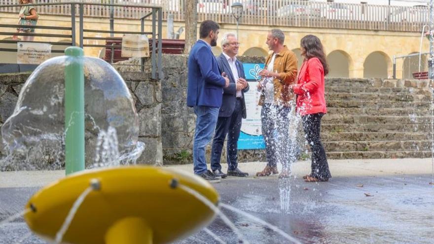Gálvez, Asensio, Valbuena y Vázquez, en el parque de chorros de Legazpi.