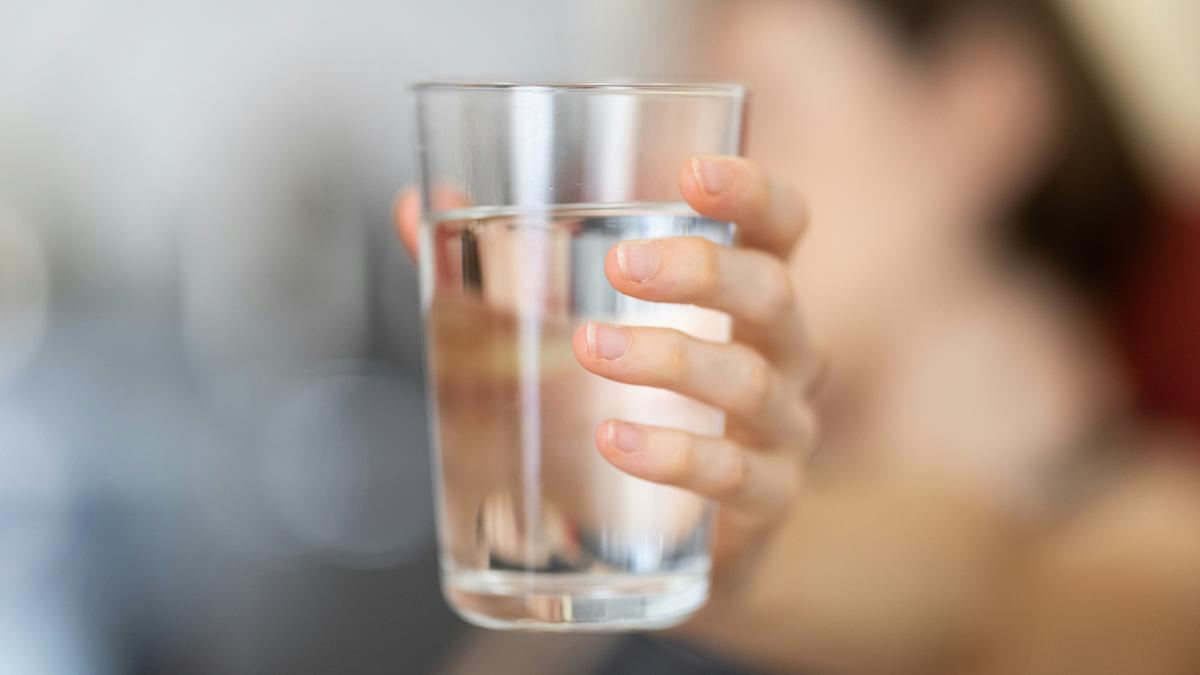 El agua es esencial para la vida.
