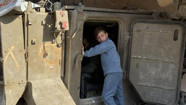 El tanque israelí abandonado en Gaza.