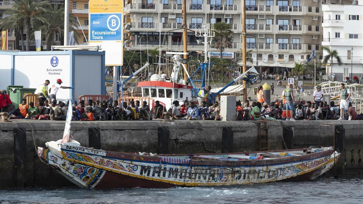 Llega a Tenerife un cayuco con 136 inmigrantes bordo