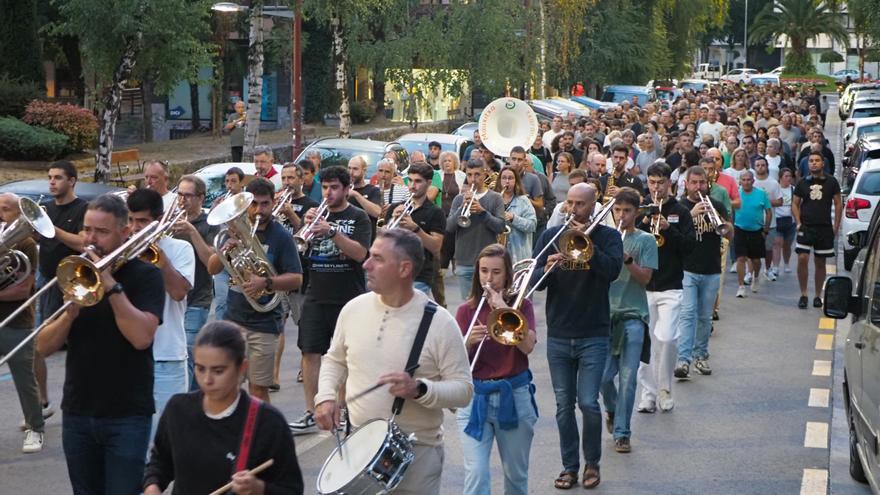 Cientos de elgoibartarras han acompañado a Mauxitxa en su diana más solidaria este 1 de septiembre