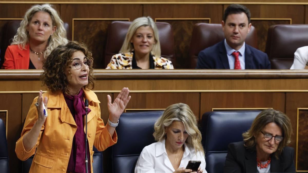 La vicepresidenta primera y ministra de Hacienda, María Jesús Montero, ayer en el Congreso.