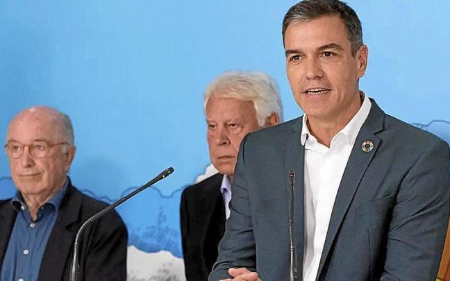 Pedro Sánchez, en un acto en el que estuvieron presentes Felipe González y Joaquín Almunia.