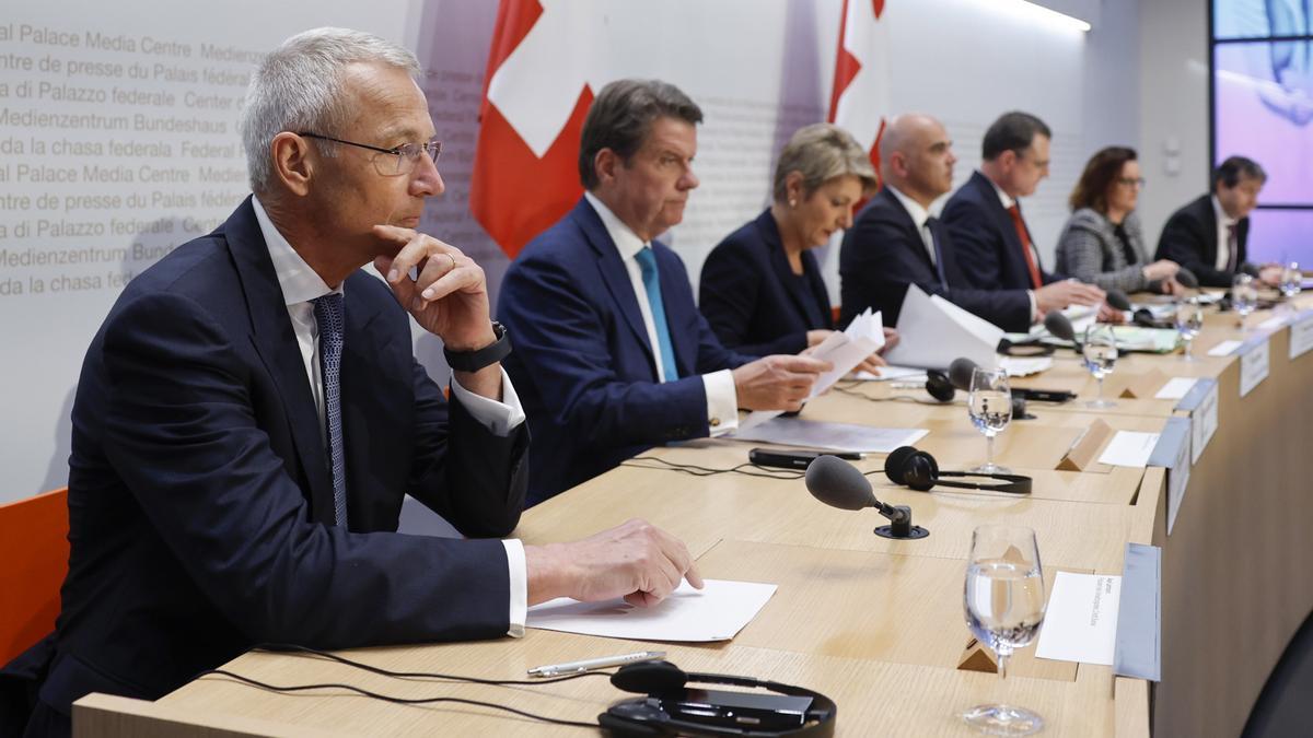 Imagen de la reunión este domingo del Gobierno suizo.