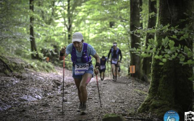 Los corredores tendrán la ocasión de ponerse a prueba en el exigente recorrido que caracteriza a esta carrera por los montes que rodean a Azpeitia.