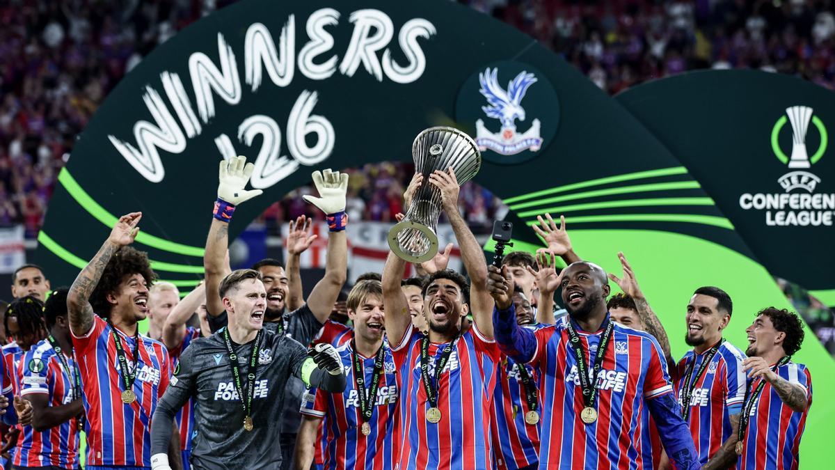 El Crystal Palace celebrando la Conference League de la temporada 25/26.