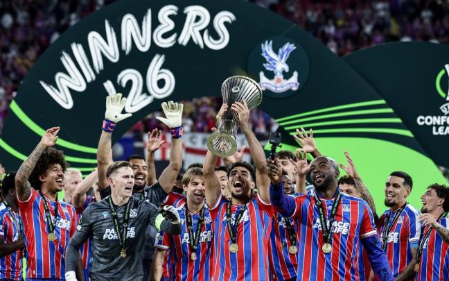 El Crystal Palace celebrando la Conference League de la temporada 25/26.
