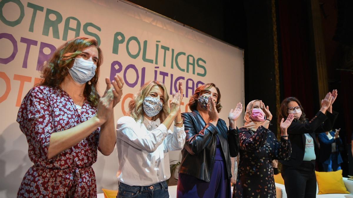 Díaz, Colau, Oltra y Mónica García protagonizan un acto en Valencia sobre liderazgo femenino. 13 de noviembre de 2021.