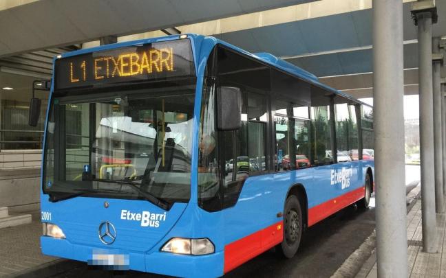 La primera fase de la campaña pone el foco en el respeto al usar el servicio de Etxebarribus