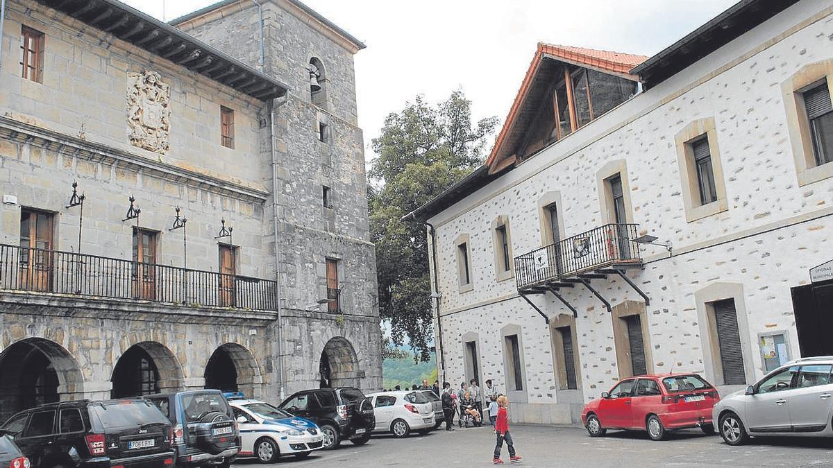 Ayuntamiento de Ayala en la localidad de Respaldiza.
