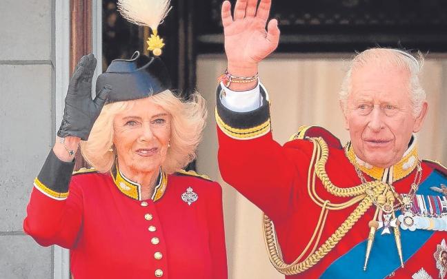 El rey Carlos III y la reina Camila no vivirán en Buckingham Palace.