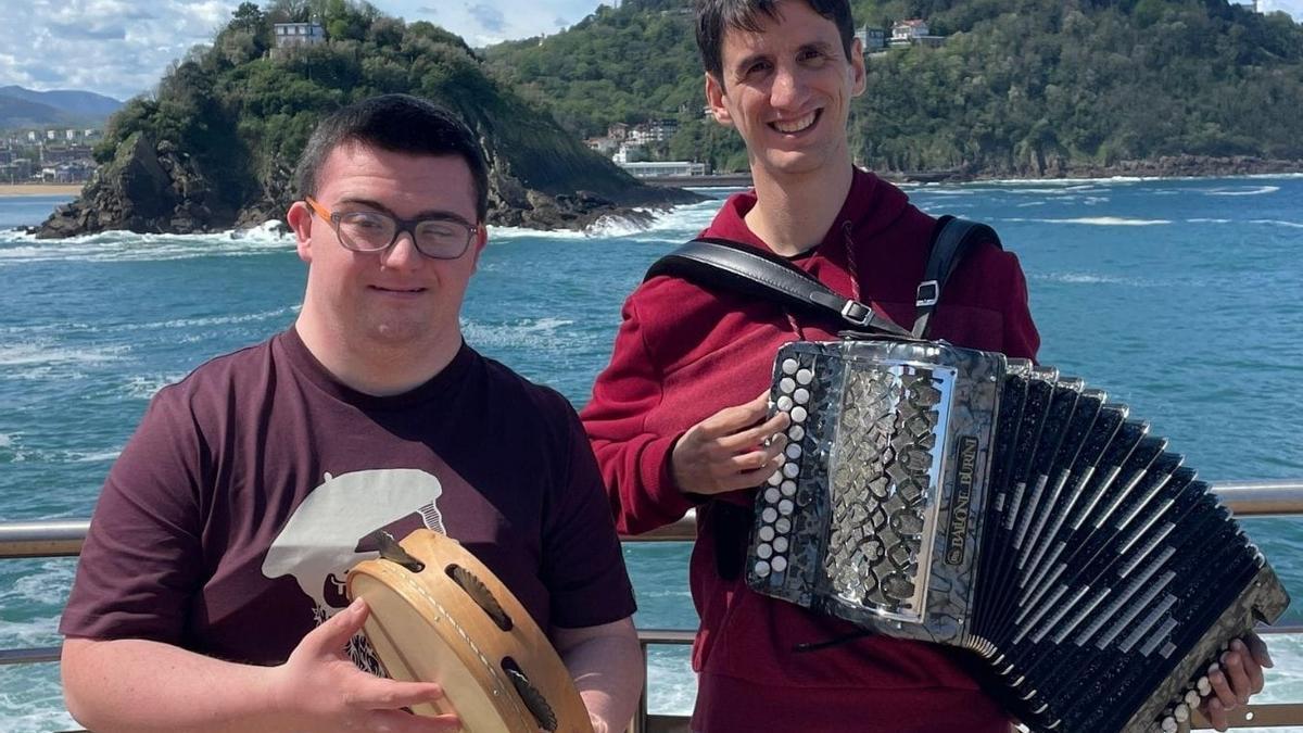 La pareja de trikitixa formada por Aitor Aspuru y Lander Txato