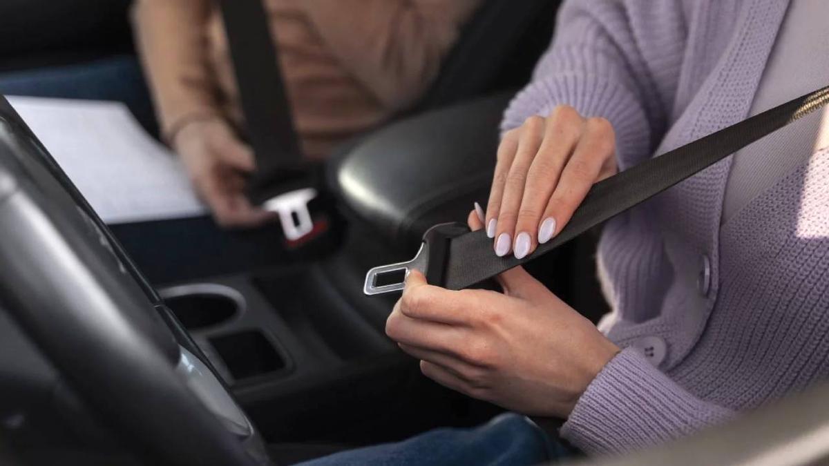 Cuatro trucos del cinturón de seguridad de los coches