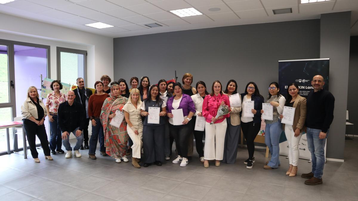 Entrega de diplomas en Goieki.