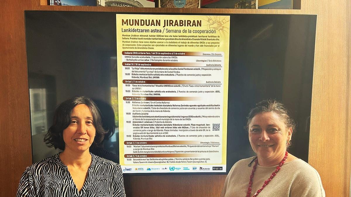 Socia Cabezas, concejala de Acción Social, y Ainhoa Salterain, alcaldesa de Amorebieta-Etxano