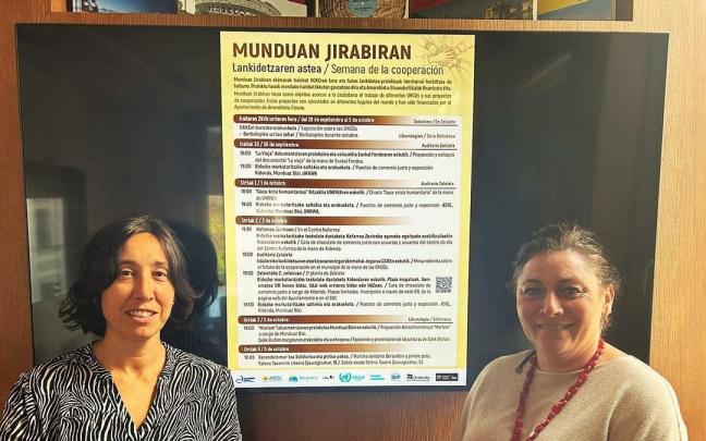 Socia Cabezas, concejala de Acción Social, y Ainhoa Salterain, alcaldesa de Amorebieta-Etxano