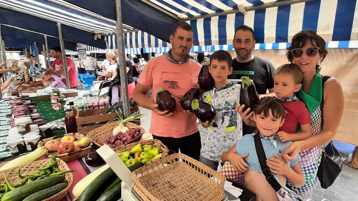 Stand hortícola en una pasada edición del mercado baserritarra de fiestas de Amurrio