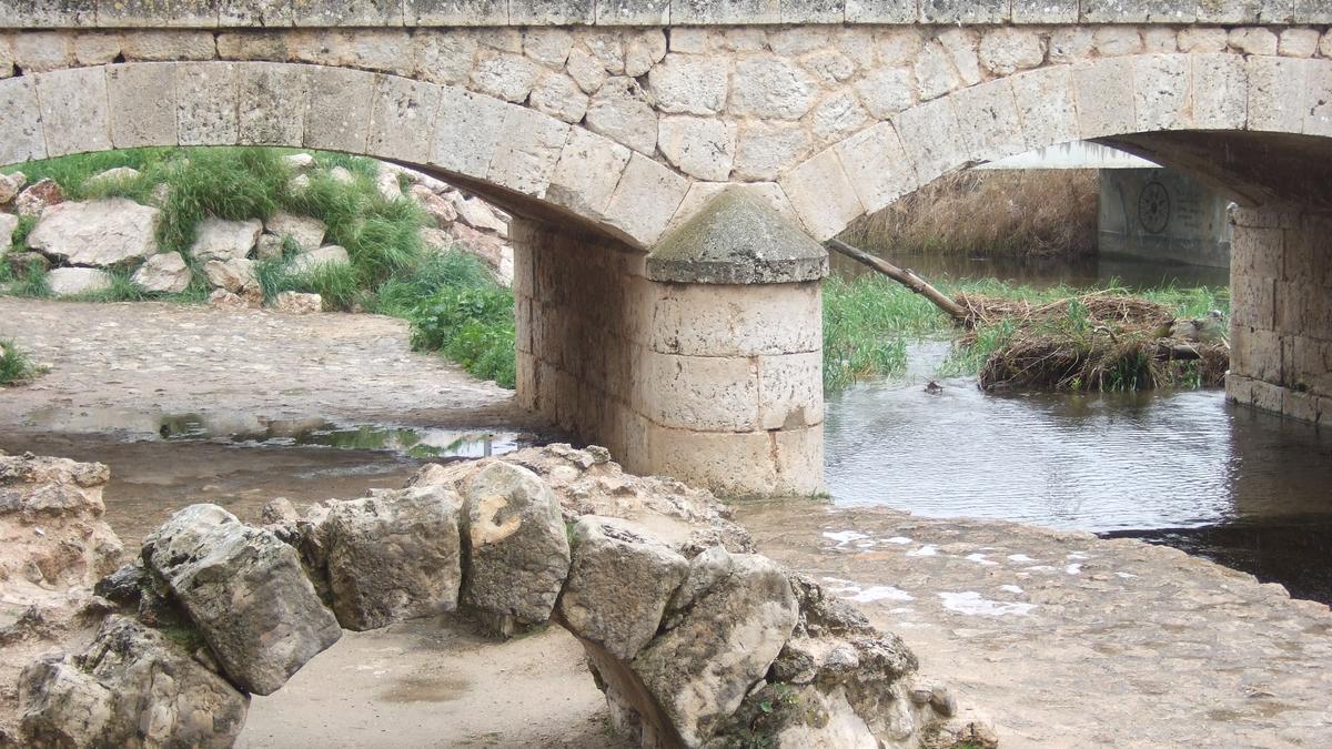 El puente romano de Socuéllamos sobre el río Záncara.