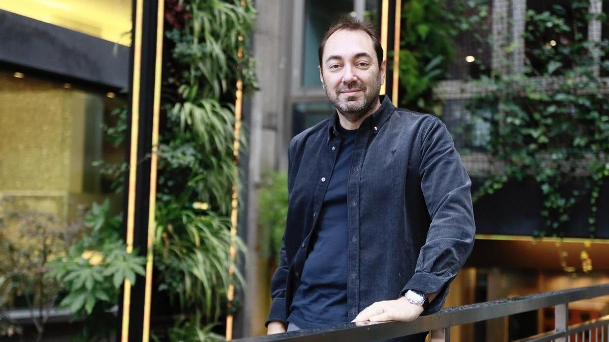 El escritor, profesor y dramaturgo Nando López.