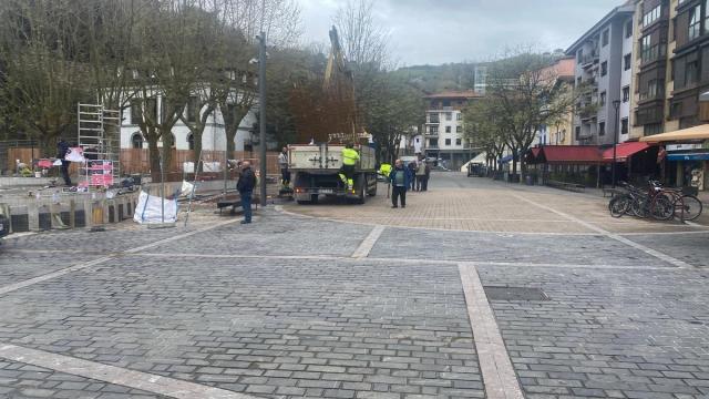 Vista de la plaza en la que el PNV propone construir un aparcamiento subterráneo.