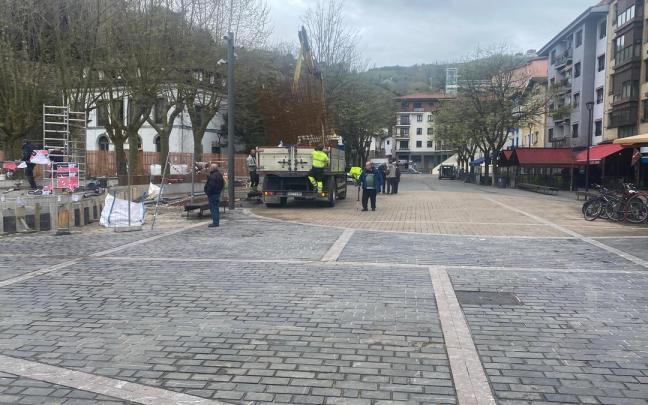 Vista de la plaza en la que el PNV propone construir un aparcamiento subterráneo.
