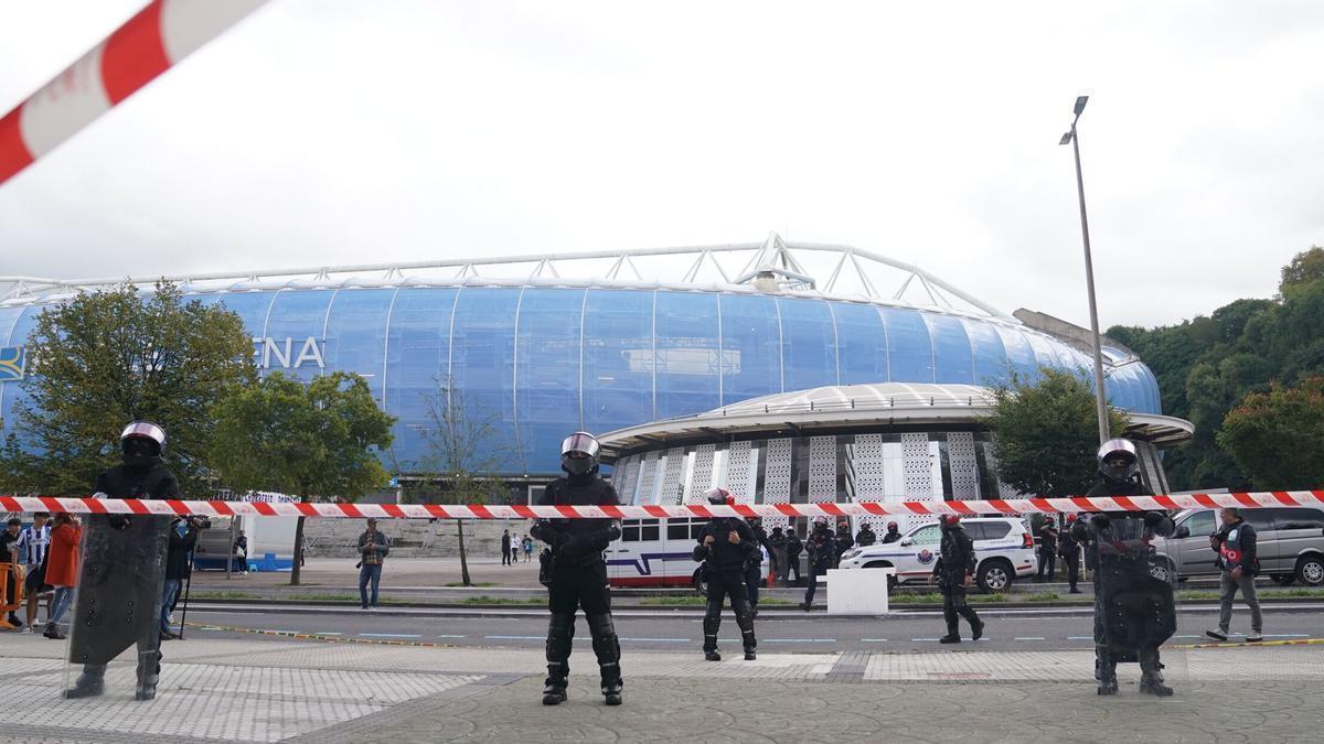 Cordón policial de la Ertzaintza en Anoeta.
