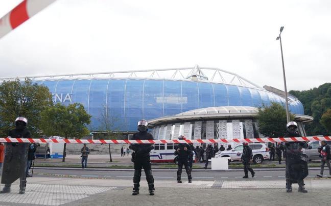 Cordón policial de la Ertzaintza en Anoeta.