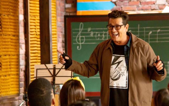 El cantante Carlos Vives, en la serie &lsquo;El club de los Graves&rsquo;.