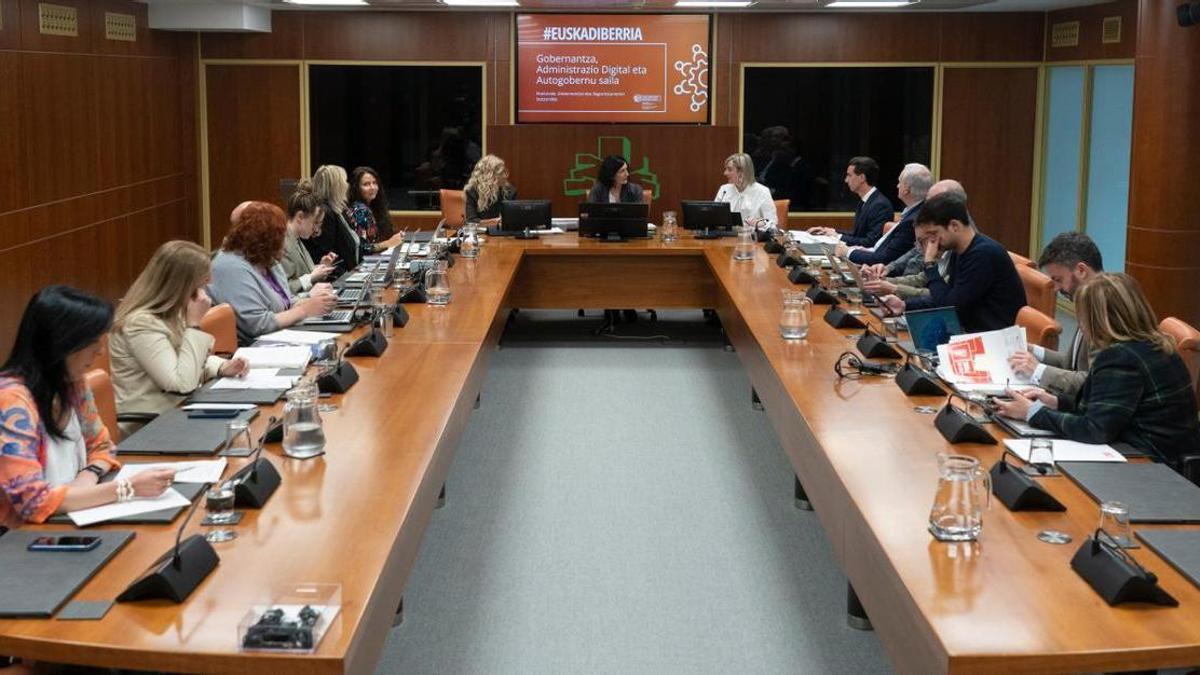 El Gobierno vasco presenta en el Parlamento el proyecto de Ley de Transparencia.