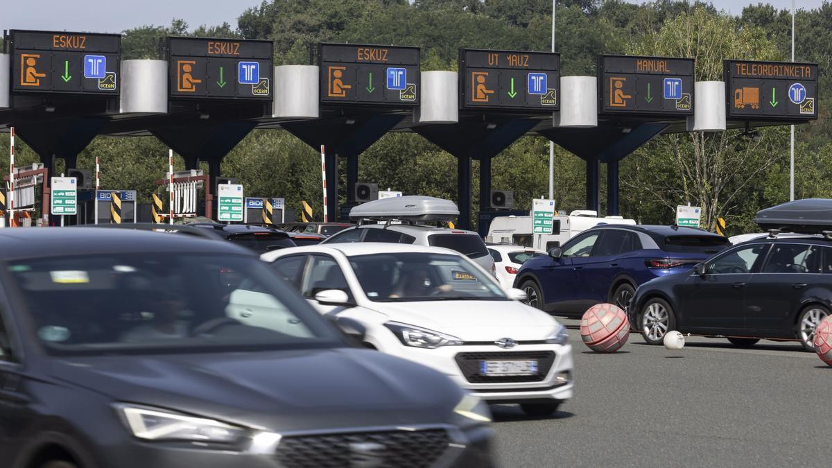 Se registran colas en el peaje de Irun