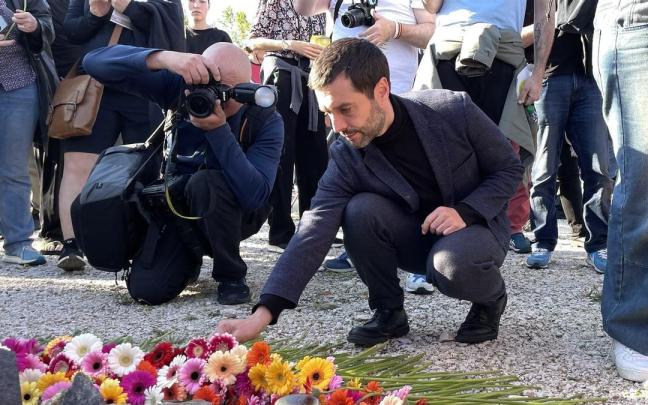 El ministro de Derechos Sociales, Consumo y Agenda 2030, Pablo Bustinduy, en uno los actos de homenaje del 80 aniversario de la liberación de Mauthausen. / EP El ministro de Derechos Sociales, Consumo y Agenda 2030, Pablo Bustinduy, en uno los actos de homenaje del 80 aniversario de la liberación de Mauthausen.
