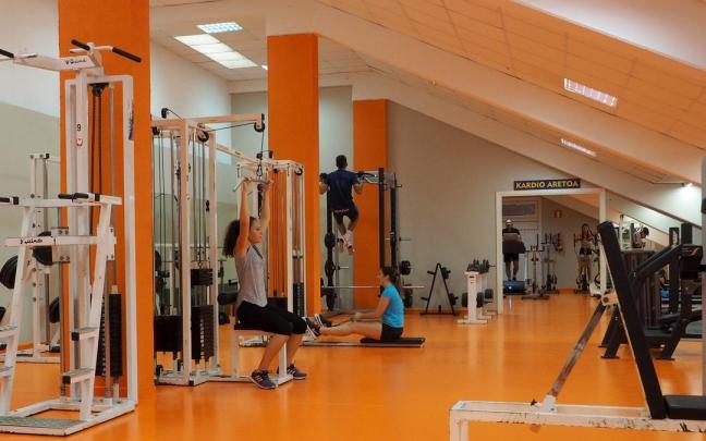 El gimnasio cuenta con una sala de máquina y otra de cardio, que se van a ampliar con nuevos espacios.