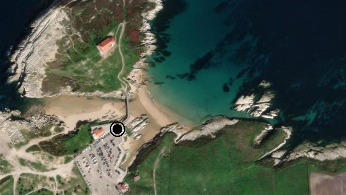 Imagen satelital de la zona en la que una joven de 22 años ebria y sin carné precipita su vehículo a una zona rocosa