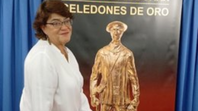 La filóloga Elena Martínez de Madina reconocida con el 'Celedón de Oro 2023' / EP