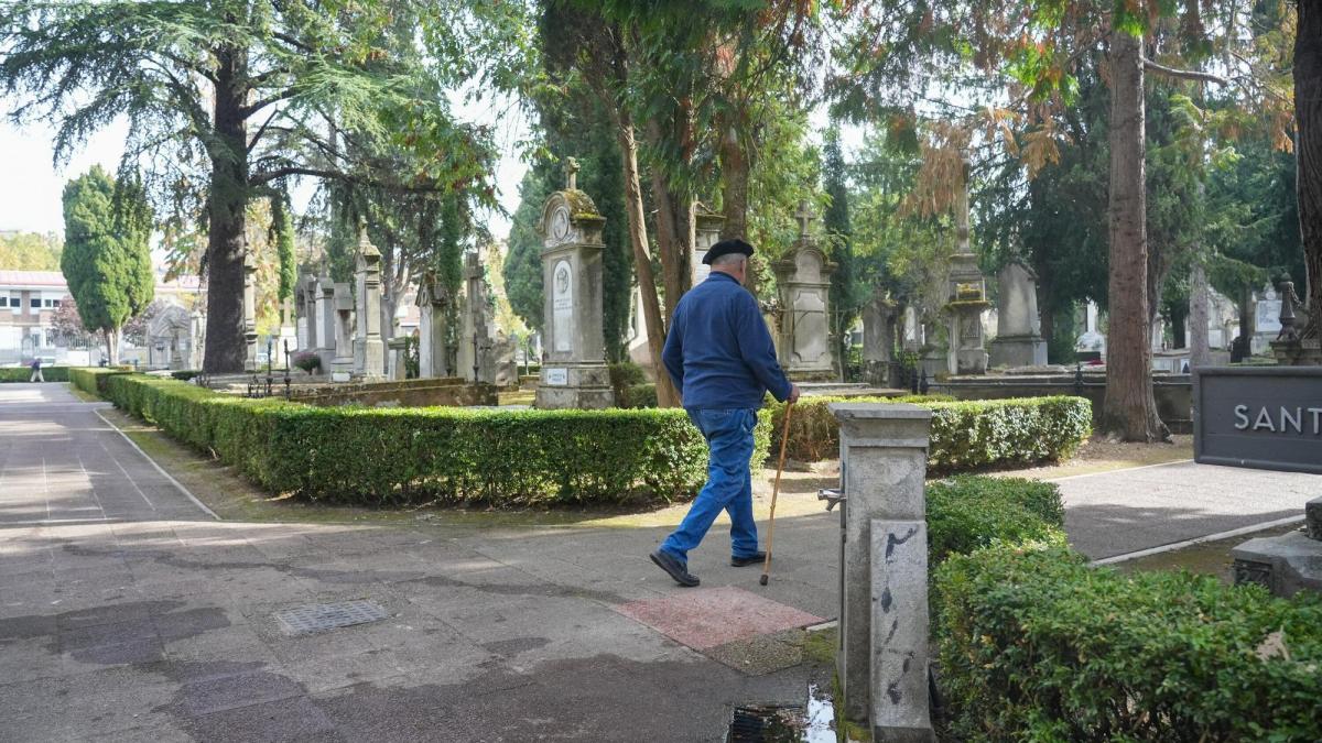 El cementerio de Santa Isabel, preparado para el Día de Todos los Santos Jorge Muñoz